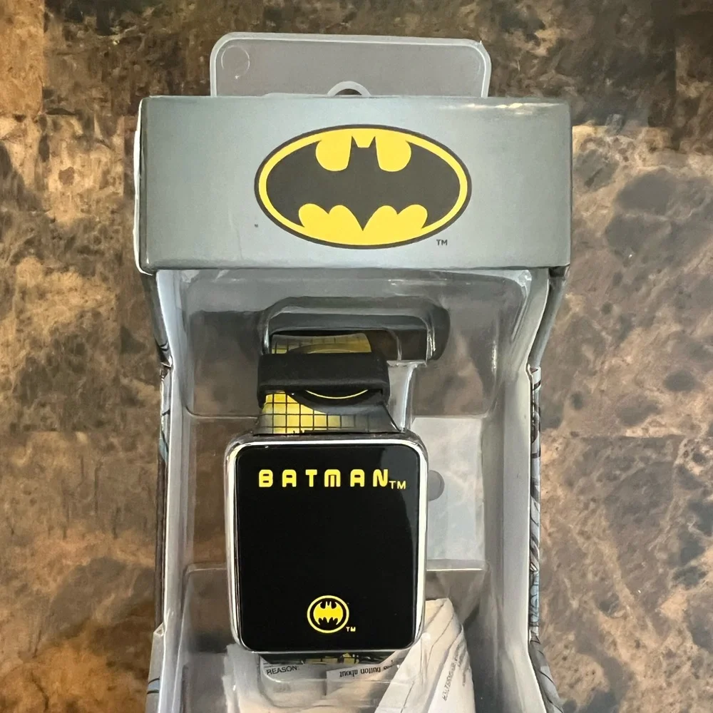 Batman Touchscreen Smartwatch Iconic Wearable NIB